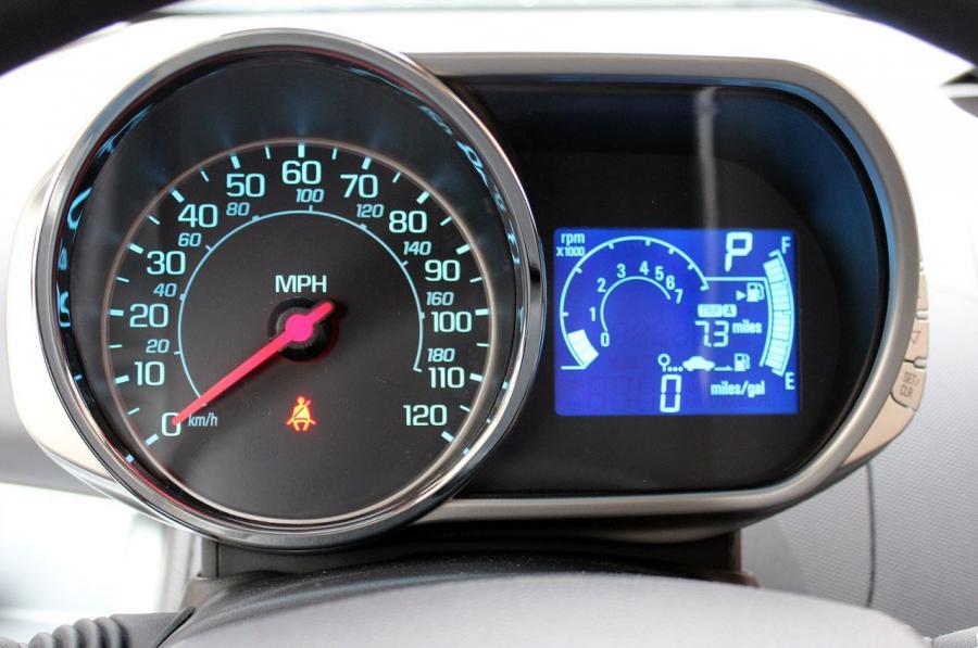  Chevrolet Spark 2013 года  (фото 25 из 204)